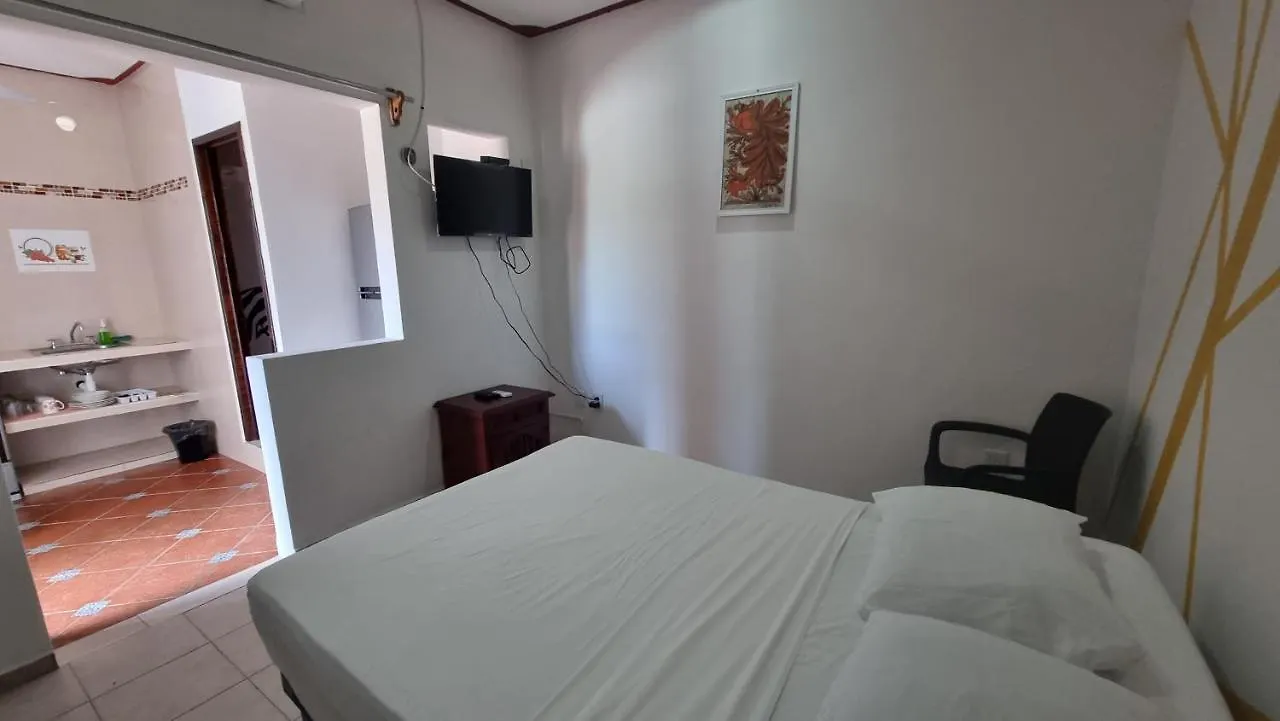 A Una Calle Del Ado 5Ta Avenida Playa del Carmen Apartment
