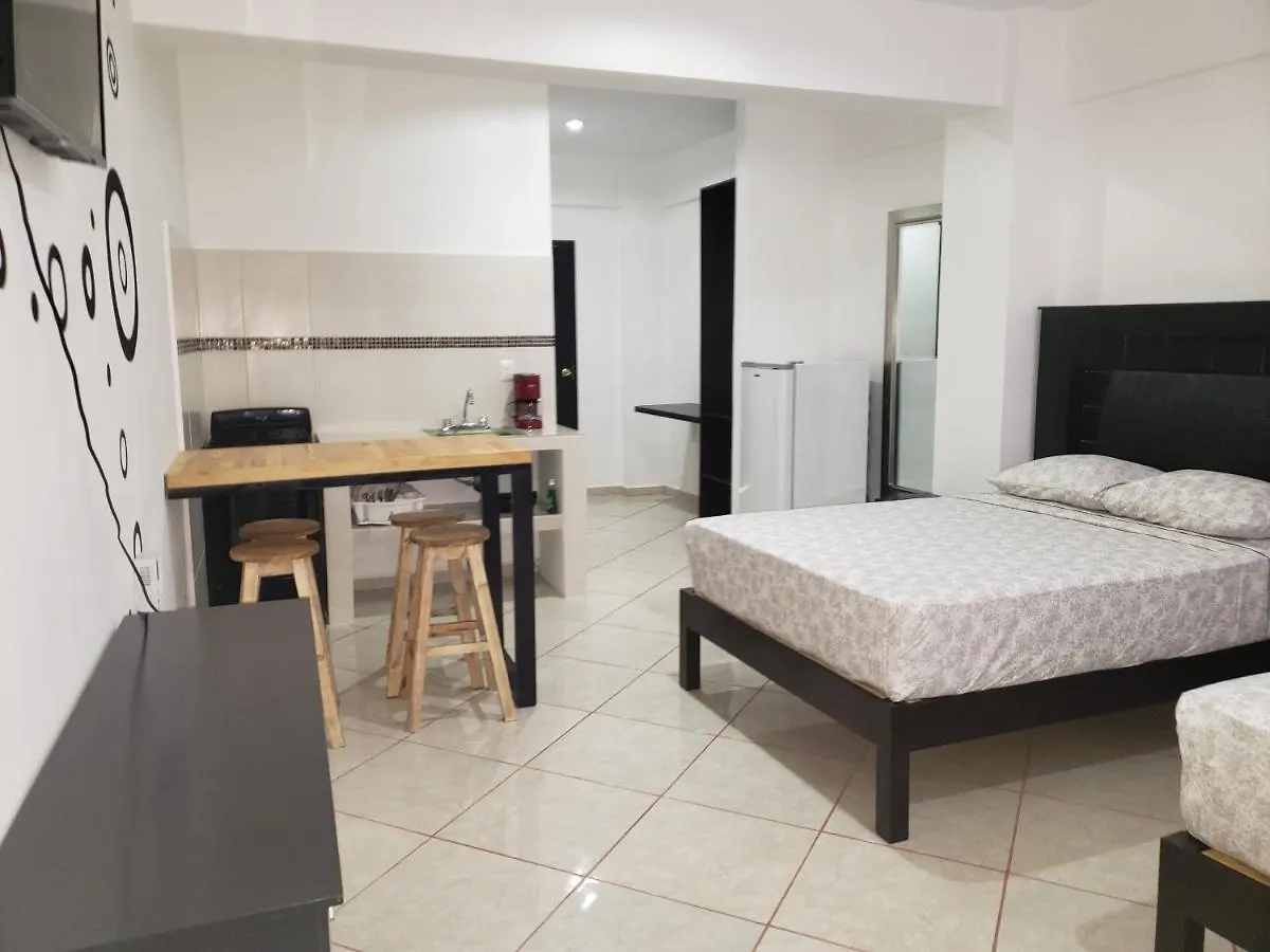A Una Calle Del Ado 5Ta Avenida Playa del Carmen Apartment