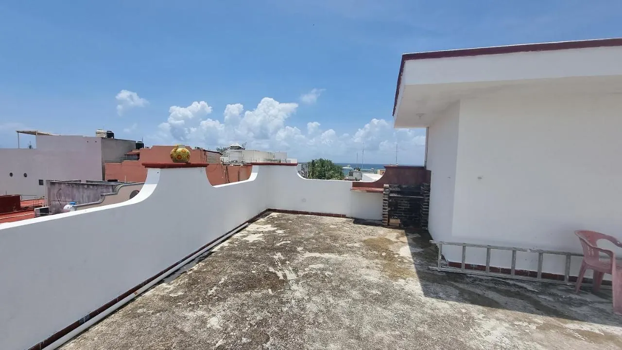 A Una Calle Del Ado 5Ta Avenida Playa del Carmen 0*,  Meksyk